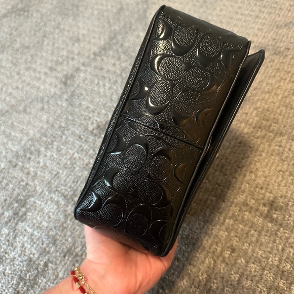Pre-Loved Black Coach shoulder bag -Sold - Picture 4 of 11